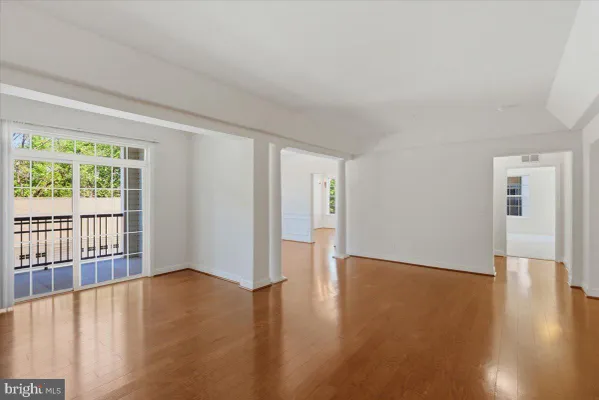 Property Slideshow image 3 of 28 | 9204 charleston dr 207, Manassas, VA, 20110