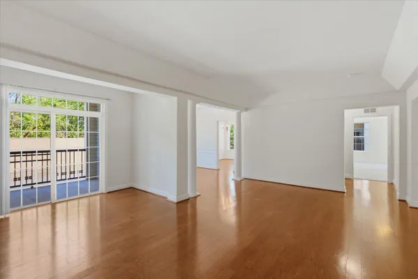 Property Slideshow image 2 of 31 | 9204 charleston dr 207, Manassas, VA, 20110