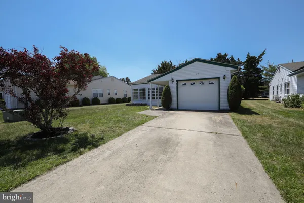 Property Slideshow image 2 of 27 | 87 huntington dr, Southampton, NJ, 08088