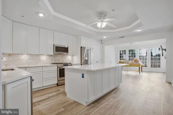 Property Slideshow image 2 of 21 | 322 hamlet cir, Edgewater, MD, 21037