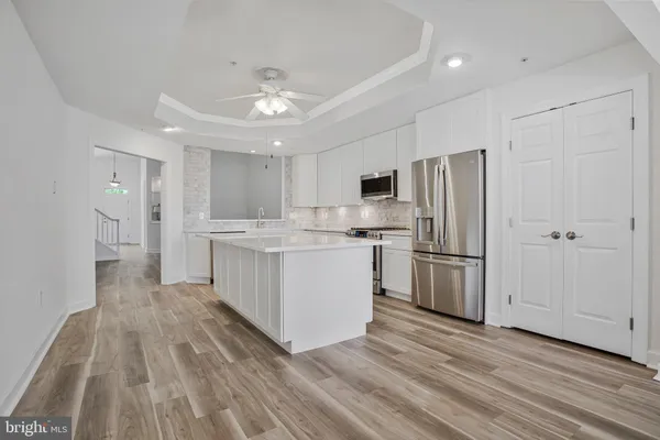 Property Slideshow image 3 of 21 | 322 hamlet cir, Edgewater, MD, 21037