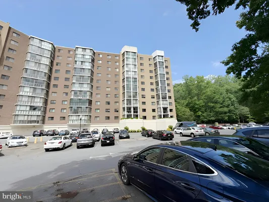 Property Slideshow image 2 of 11 | 15115 interlachen dr 3-902, Silver Spring, MD, 20906