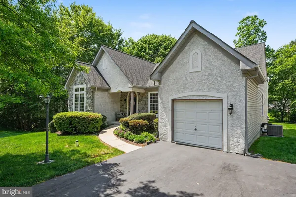 Property Slideshow image 3 of 40 | 4203 journeymans trl, Downingtown, PA, 19335