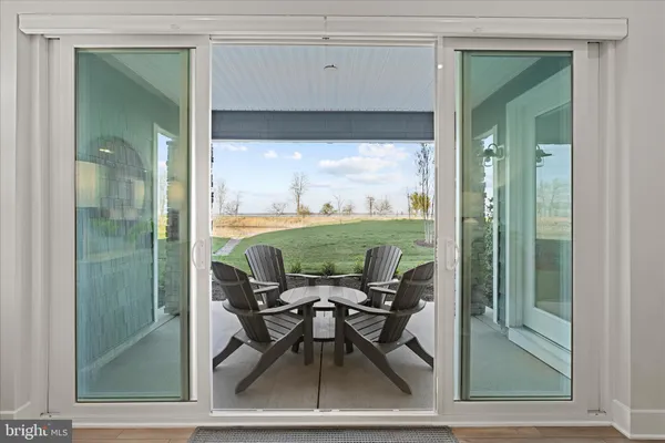 Property Slideshow image 2 of 25 | 132 wheelhouse way 11, Chester, MD, 21619