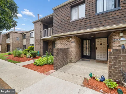 Property Slideshow image 2 of 39 | 3204 delaire landing rd 3204, Philadelphia, PA, 19114