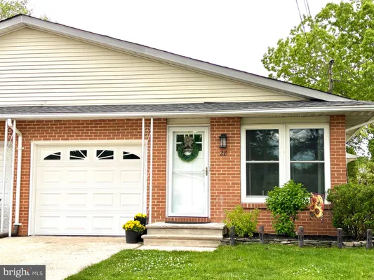 Property Slideshow image 2 of 34 | 28 dogwood rd, Manahawkin, NJ, 08050