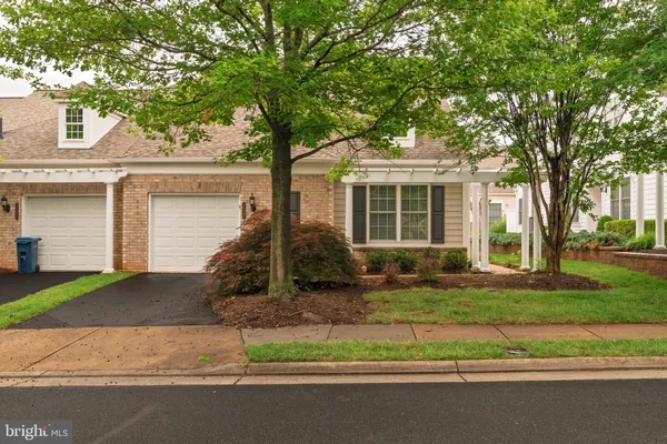 Property Slideshow image 2 of 77 | 44397 maltese falcon sq, Ashburn, VA, 20147