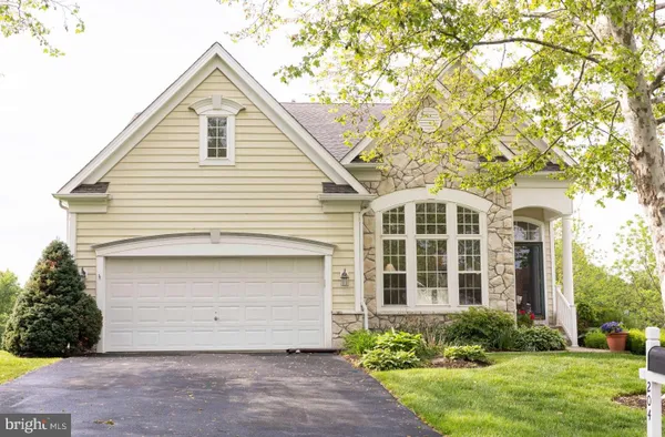 Property Slideshow image 2 of 46 | 204 joyce cir, Avondale, PA, 19311