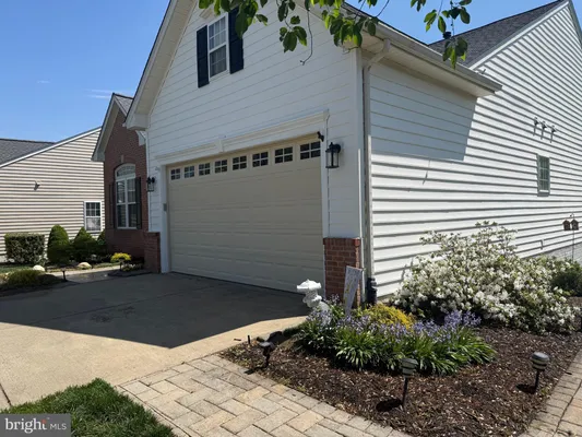 Property Slideshow image 2 of 52 | 5201 e philippi pl, Fredericksburg, VA, 22407