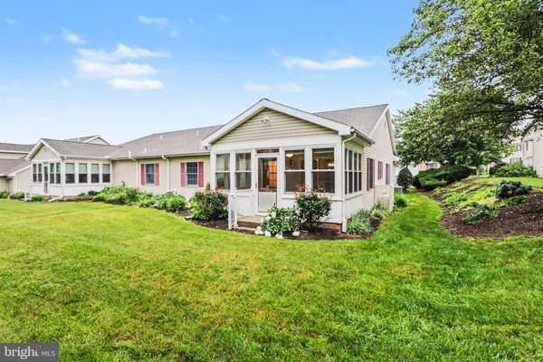 Property Slideshow image 3 of 37 | 19 blue mountain vis, Mechanicsburg, PA, 17050