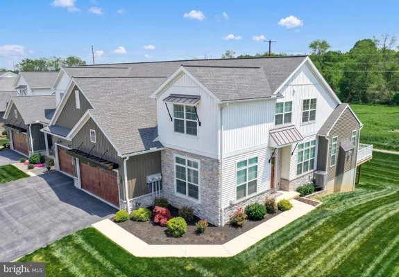 Property Slideshow image 2 of 60 | 770 aurora dr, Mechanicsburg, PA, 17055