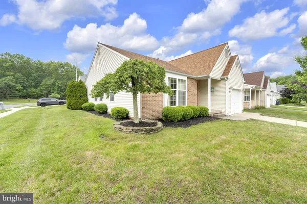 Property Slideshow image 3 of 29 | 801 freeport way, Williamstown, NJ, 08094