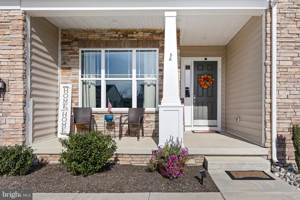 Property Slideshow image 2 of 36 | 411 paper birch st, Middletown, DE, 19709