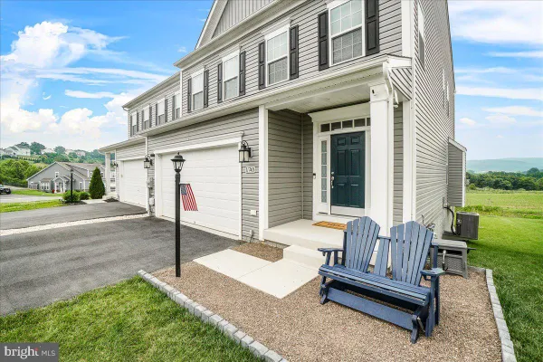 Property Slideshow image 3 of 36 | 11740 mystic rock ln, Waynesboro, PA, 17268