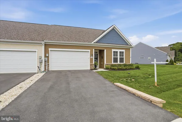 Property Slideshow image 3 of 36 | 19536 cosmos st, Hagerstown, MD, 21742