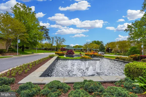 Property Slideshow image 2 of 13 | 15115 interlachen dr 3, Silver Spring, MD, 20906