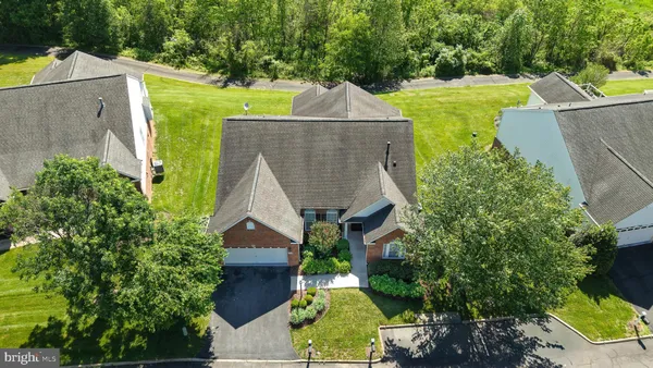 Property Slideshow image 2 of 91 | 6708 stream view ln, Warrenton, VA, 20187