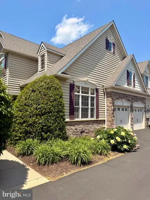 Property Slideshow image 3 of 5 | 401 w kennedy rd 209, North Wales, PA, 19454