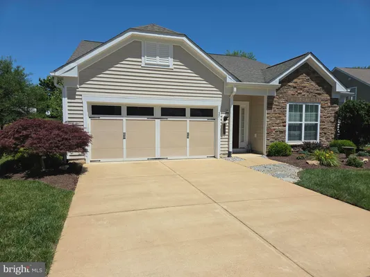 Property Slideshow image 2 of 9 | 37 battery point dr, Fredericksburg, VA, 22406