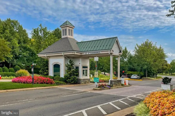 Property Slideshow image 2 of 14 | 13452 fieldstone way, Gainesville, VA, 20155