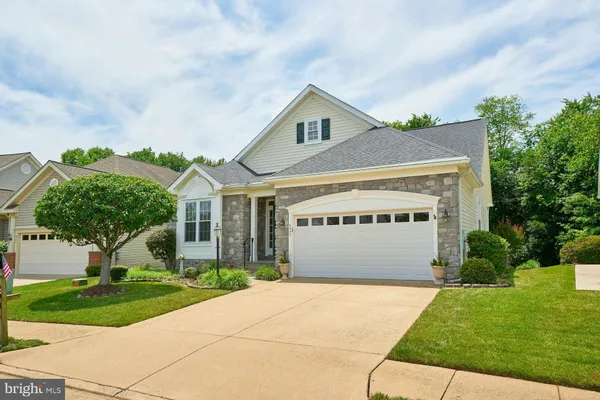 Property Slideshow image 3 of 56 | 6340 avington pl, Gainesville, VA, 20155