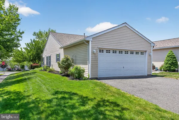 Property Slideshow image 3 of 38 | 100 w harmony dr 103, Pottstown, PA, 19464