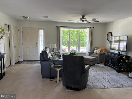 Property Slideshow image 2 of 22 | 59 bloomfield dr, Ephrata, PA, 17522