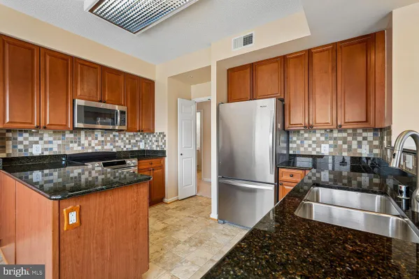 Property Slideshow image 3 of 102 | 19355 cypress ridge ter 206, Leesburg, VA, 20176