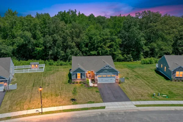 Property Slideshow image 2 of 36 | 401 alezach dr, Dover, DE, 19901
