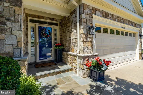 Property Slideshow image 2 of 62 | 13754 heritage valley way, Gainesville, VA, 20155