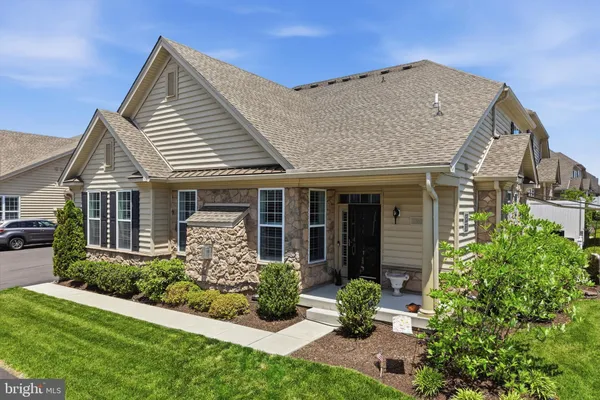 Property Slideshow image 2 of 40 | 3367 bushwood dr, Perkasie, PA, 18944