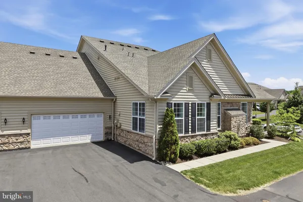 Property Slideshow image 3 of 40 | 3367 bushwood dr, Perkasie, PA, 18944