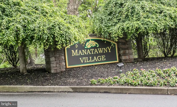 Property Slideshow image 3 of 27 | 220 w harmony dr 92, Pottstown, PA, 19464