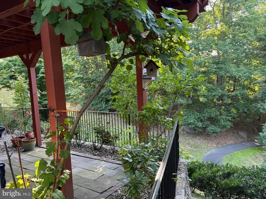Property Slideshow image 3 of 5 | 12232 farmberry ct, Woodbridge, VA, 22192
