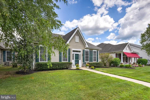 Property Slideshow image 2 of 57 | 5 trowbridge ln, Cranbury, NJ, 08512