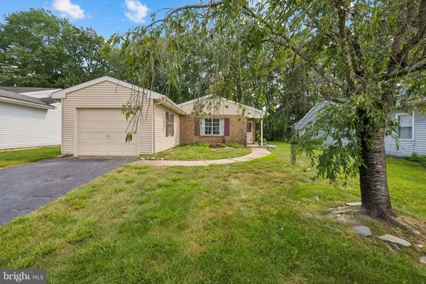 Property Slideshow image 2 of 25 | 15 dorchester dr, Southampton, NJ, 08088