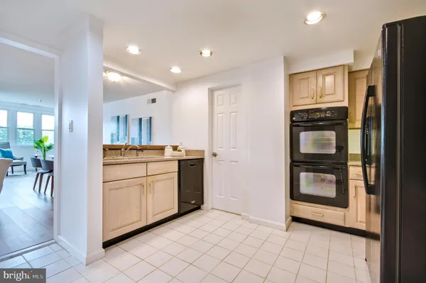 Property Slideshow image 3 of 44 | 930 astern way 511, Annapolis, MD, 21401