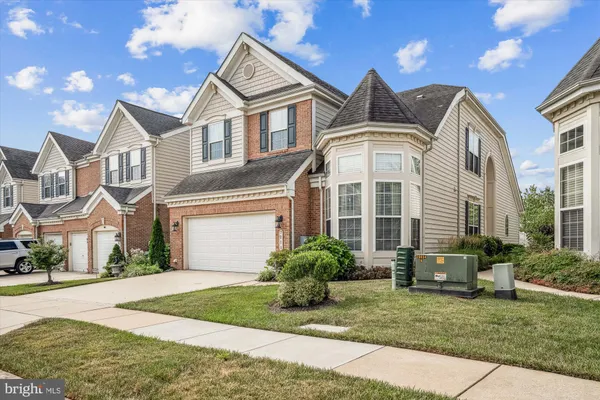 Property Slideshow image 2 of 89 | 7211 piney woods pl, Laurel, MD, 20707