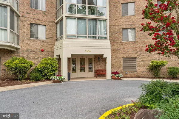 Property Slideshow image 2 of 24 | 2900 n leisure world blvd apt 209, Silver Spring, MD, 20906