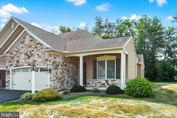 Property Slideshow image 2 of 54 | 226 carmella dr, Mechanicsburg, PA, 17050