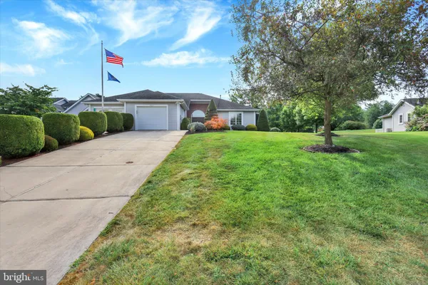 Property Slideshow image 2 of 36 | 3826 farmstead dr, Fayetteville, PA, 17222