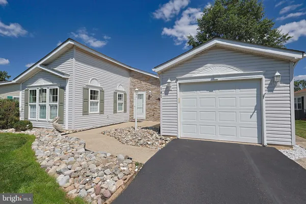 Property Slideshow image 2 of 20 | 191 cardinal ct, New Hope, PA, 18938