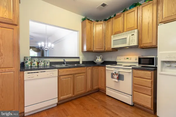 Property Slideshow image 3 of 37 | 8621 fluttering leaf trl 305, Odenton, MD, 21113