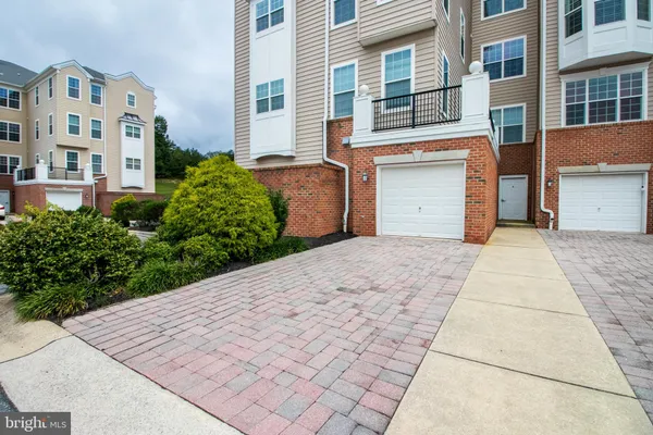 Property Slideshow image 2 of 37 | 8621 fluttering leaf trl 305, Odenton, MD, 21113