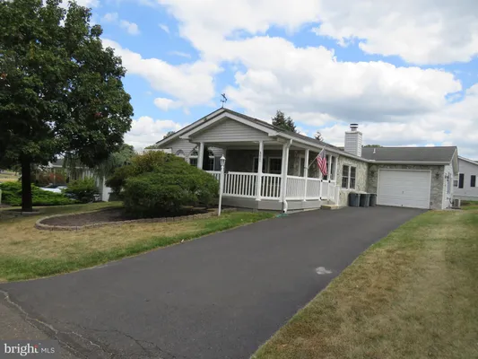 Property Slideshow image 3 of 40 | 377 spring meadow cir, New Hope, PA, 18938