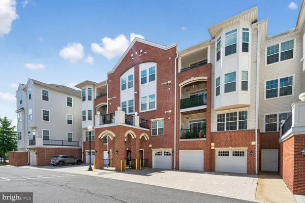 Property Slideshow image 3 of 122 | 9202 charleston dr 307, Manassas, VA, 20110