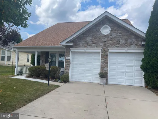 Property Slideshow image 2 of 44 | 3758 blowing leaf pl, Dumfries, VA, 22025