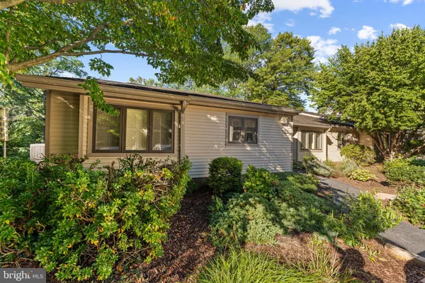 Property Slideshow image 3 of 42 | 975 kennett way, West Chester, PA, 19380