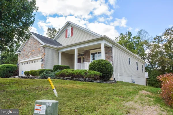 Property Slideshow image 3 of 31 | 5607 cedar mountain ct, Fredericksburg, VA, 22407