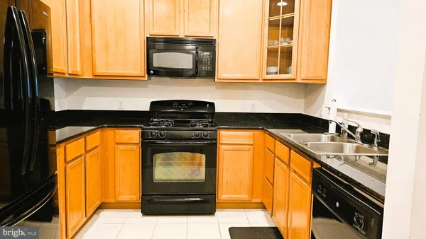 Property Slideshow image 3 of 31 | 1409 colts cir d, Lawrenceville, NJ, 08648